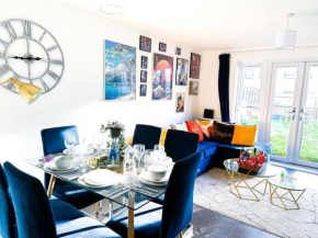 Contractors, Families, Tourists & Groups Welcome Sleeps upto 9, Garden, Pet Allowed, Parking Included!